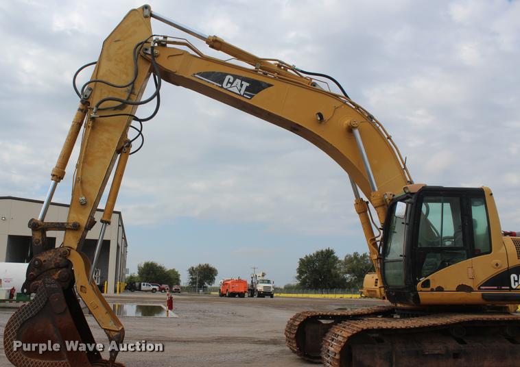 image for item L4854 2002 Caterpillar 330C L excavator