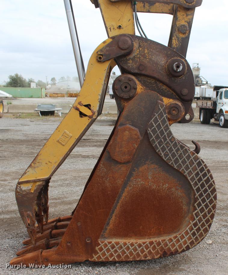 image for item L4854 2002 Caterpillar 330C L excavator