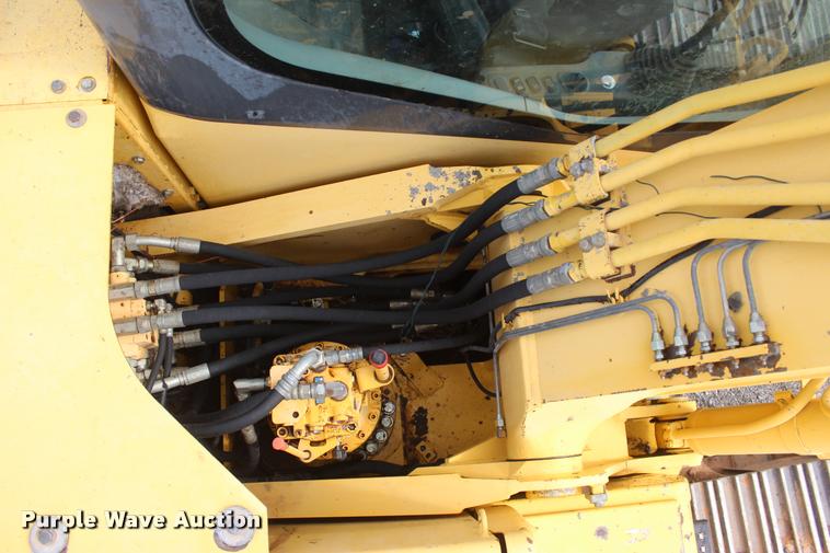 image for item L4855 2003 Komatsu PC160LC-7 excavator