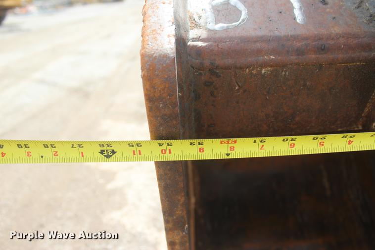 image for item L4855 2003 Komatsu PC160LC-7 excavator