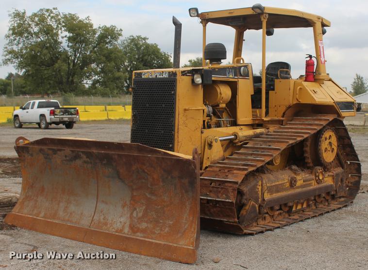 image for item L4856 1998 Caterpillar D6M dozer