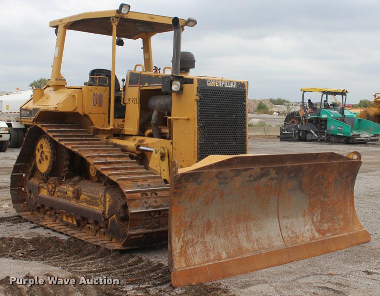 image for item L4856 1998 Caterpillar D6M dozer