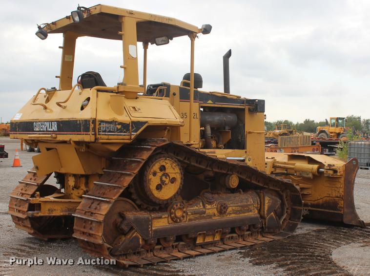 image for item L4856 1998 Caterpillar D6M dozer