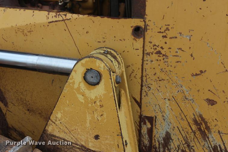 image for item L4856 1998 Caterpillar D6M dozer