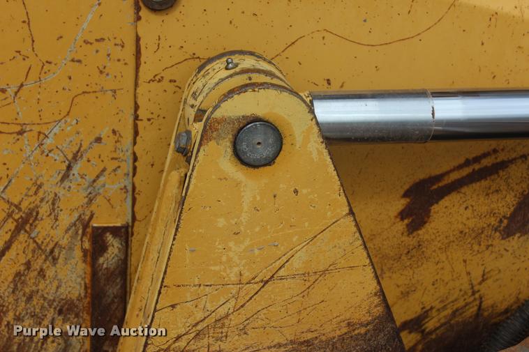 image for item L4856 1998 Caterpillar D6M dozer