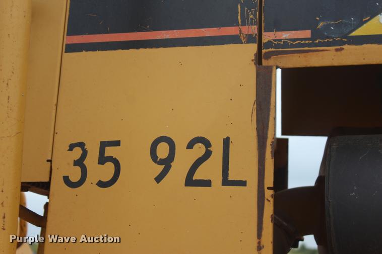 image for item L4856 1998 Caterpillar D6M dozer