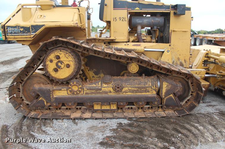 image for item L4856 1998 Caterpillar D6M dozer