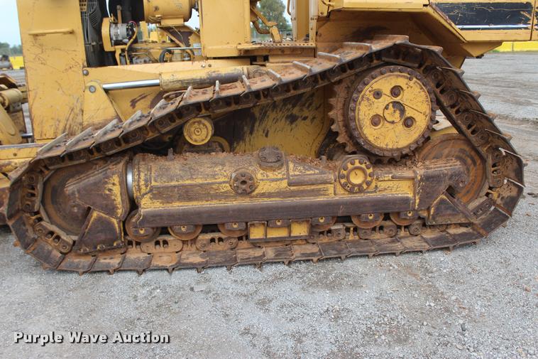 image for item L4856 1998 Caterpillar D6M dozer