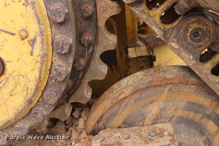 image for item L4856 1998 Caterpillar D6M dozer