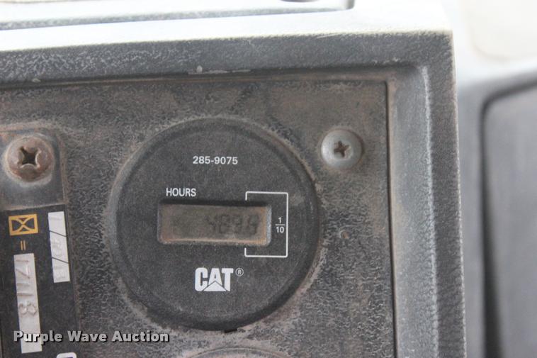 image for item L4857 1993 Mack DM688S semi truck