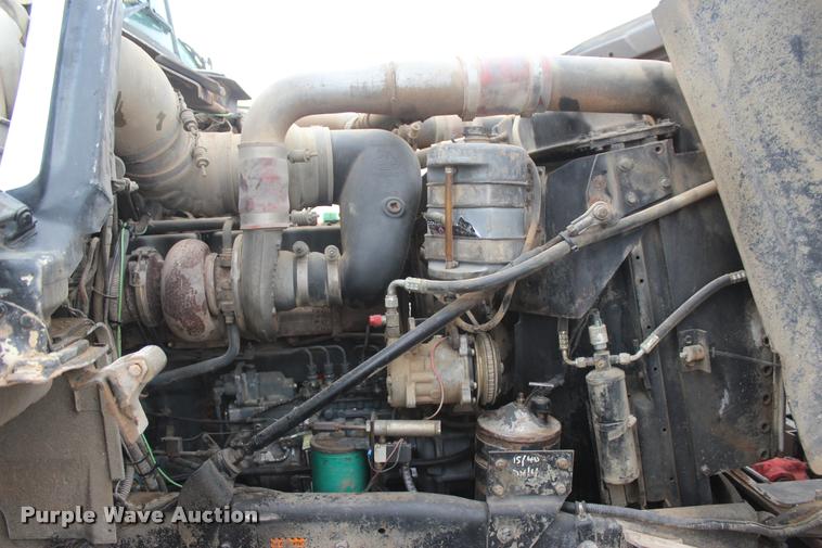 image for item L4857 1993 Mack DM688S semi truck