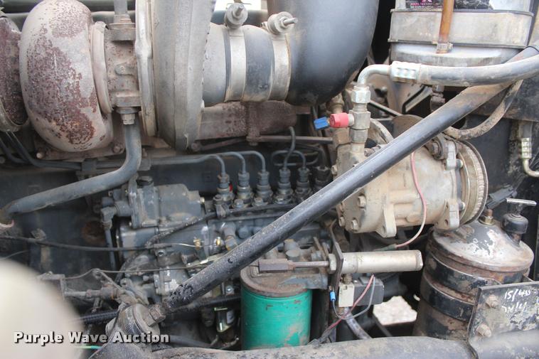 image for item L4857 1993 Mack DM688S semi truck