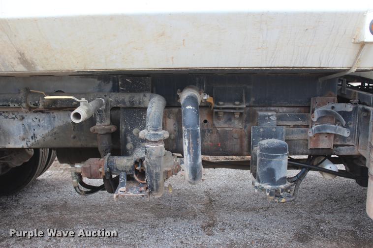 image for item L4857 1993 Mack DM688S semi truck