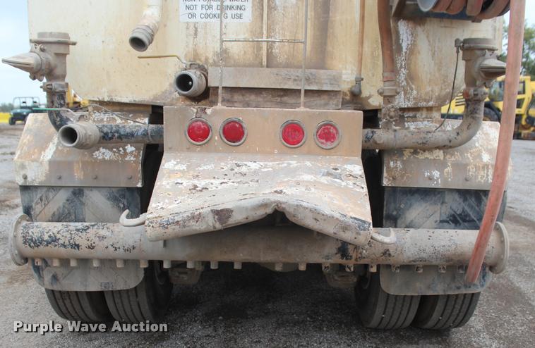 image for item L4857 1993 Mack DM688S semi truck