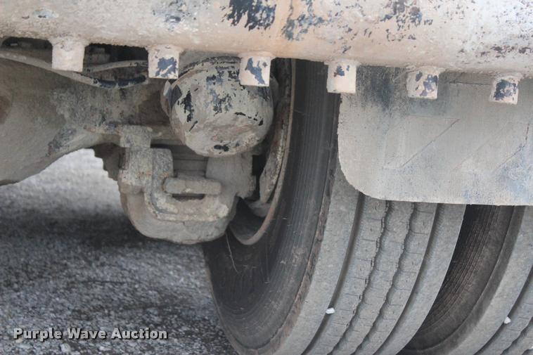 image for item L4857 1993 Mack DM688S semi truck