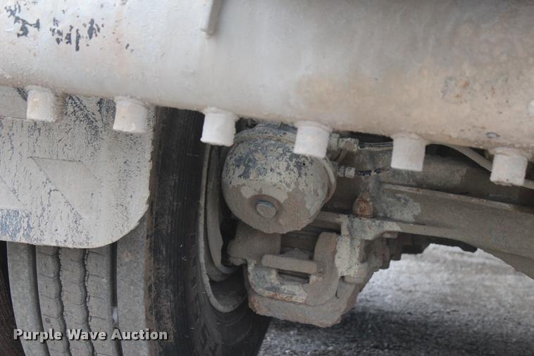 image for item L4857 1993 Mack DM688S semi truck