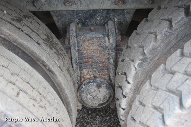 image for item L4857 1993 Mack DM688S semi truck