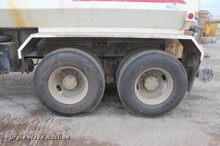 image for item L4857 1993 Mack DM688S semi truck