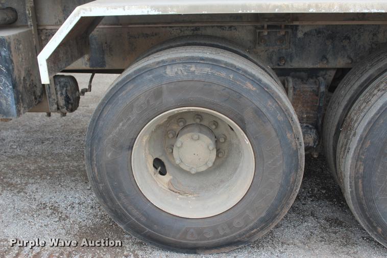 image for item L4857 1993 Mack DM688S semi truck