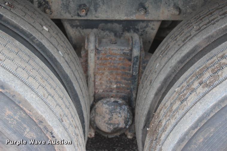 image for item L4857 1993 Mack DM688S semi truck