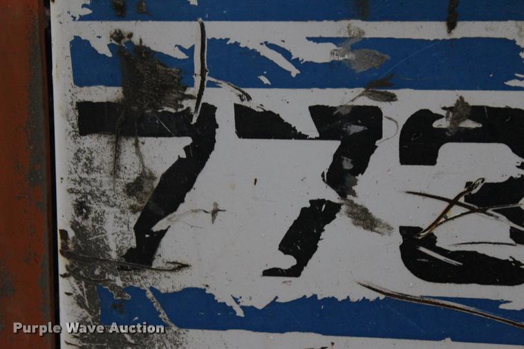 image for item L4875 2002 Bobcat 773 skid steer