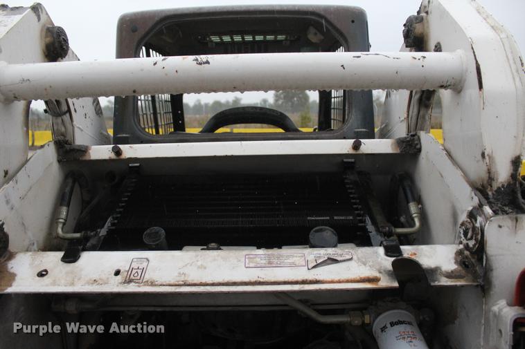 image for item L4875 2002 Bobcat 773 skid steer