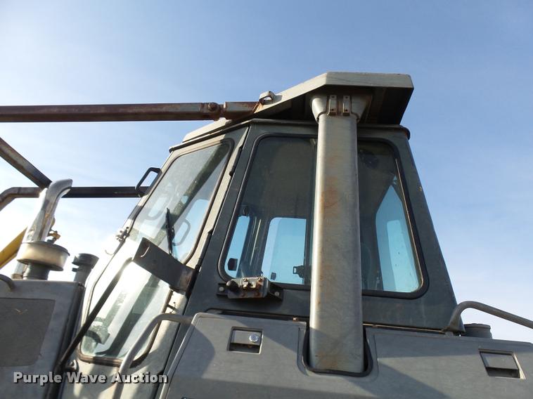 image for item L7133 1997 Komatsu D65EX 12 dozer