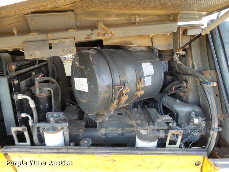 image for item L7133 1997 Komatsu D65EX 12 dozer