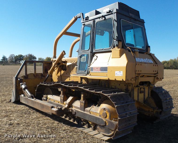 image for item L7164 1991 Komatsu D68E-1 dozer