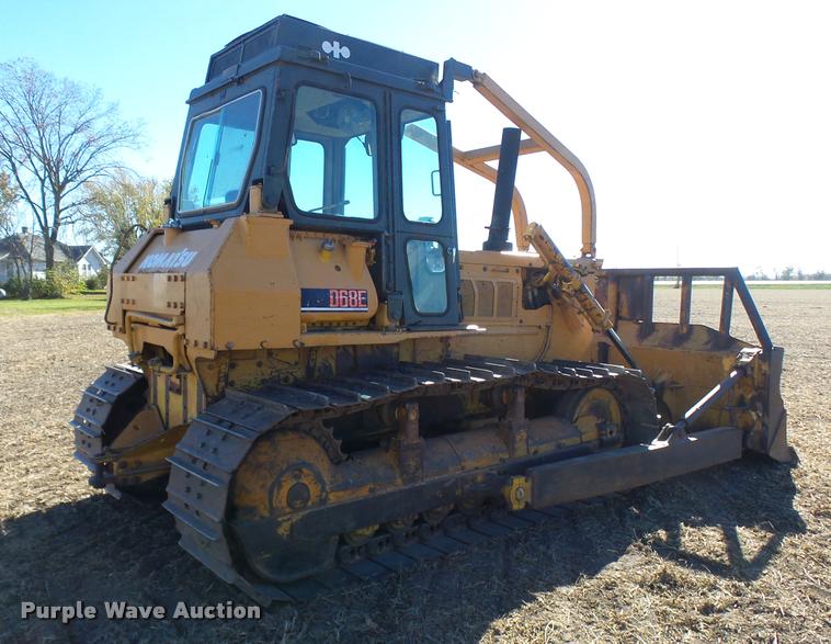 image for item L7164 1991 Komatsu D68E-1 dozer