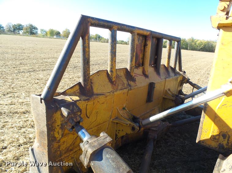 image for item L7164 1991 Komatsu D68E-1 dozer