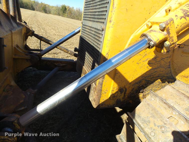 image for item L7164 1991 Komatsu D68E-1 dozer