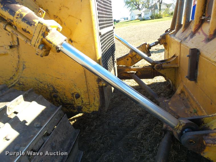 image for item L7164 1991 Komatsu D68E-1 dozer