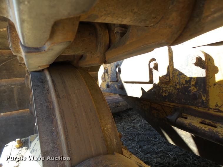 image for item L7164 1991 Komatsu D68E-1 dozer