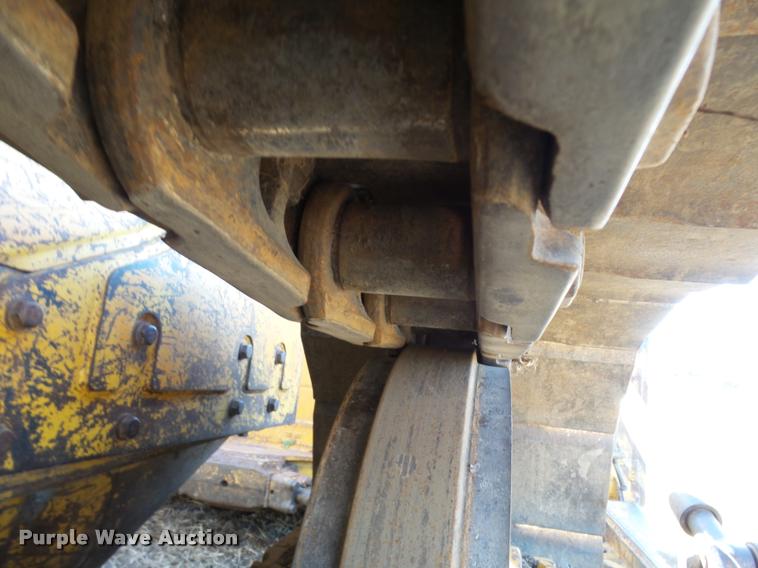 image for item L7164 1991 Komatsu D68E-1 dozer