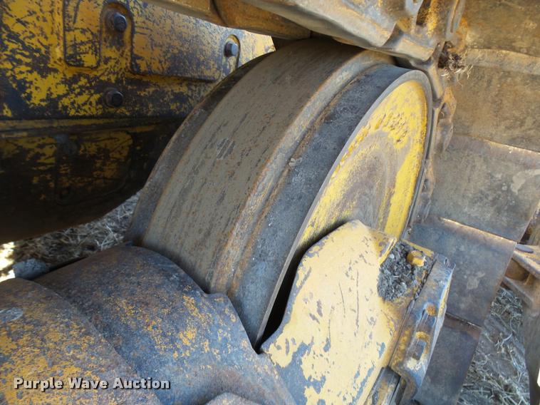 image for item L7164 1991 Komatsu D68E-1 dozer