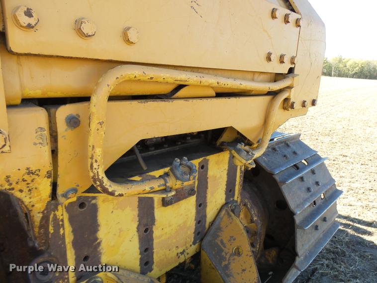 image for item L7164 1991 Komatsu D68E-1 dozer