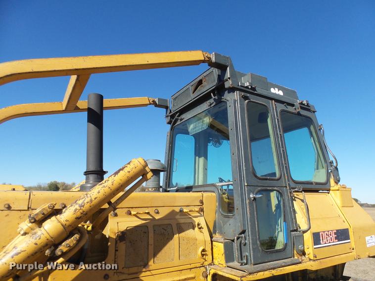 image for item L7164 1991 Komatsu D68E-1 dozer