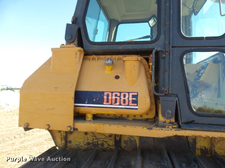image for item L7164 1991 Komatsu D68E-1 dozer