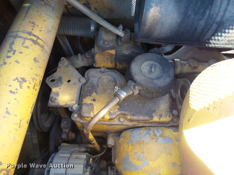 image for item L7164 1991 Komatsu D68E-1 dozer