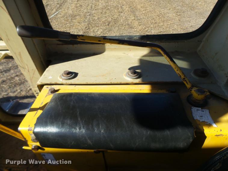 image for item L7164 1991 Komatsu D68E-1 dozer