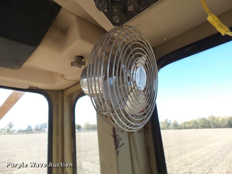 image for item L7164 1991 Komatsu D68E-1 dozer