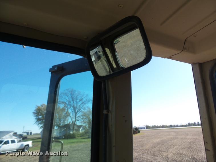 image for item L7164 1991 Komatsu D68E-1 dozer