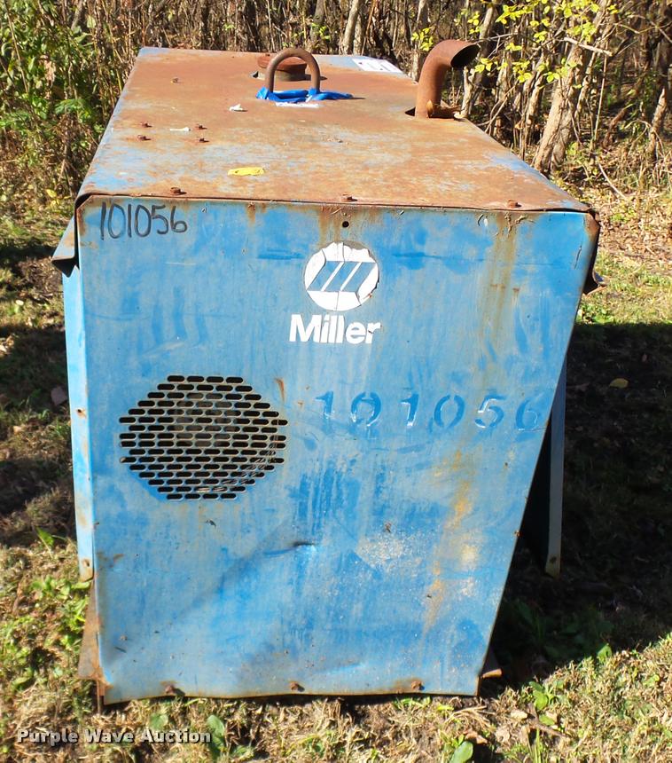 image for item L7165 Miller Big Blue 400D welder/generator