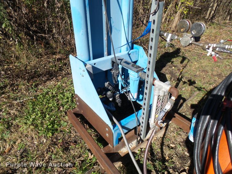 image for item L7166 Hankison Devair compressor/dryer system