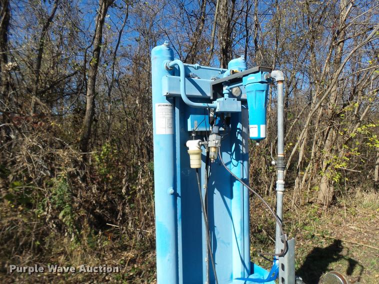 image for item L7166 Hankison Devair compressor/dryer system