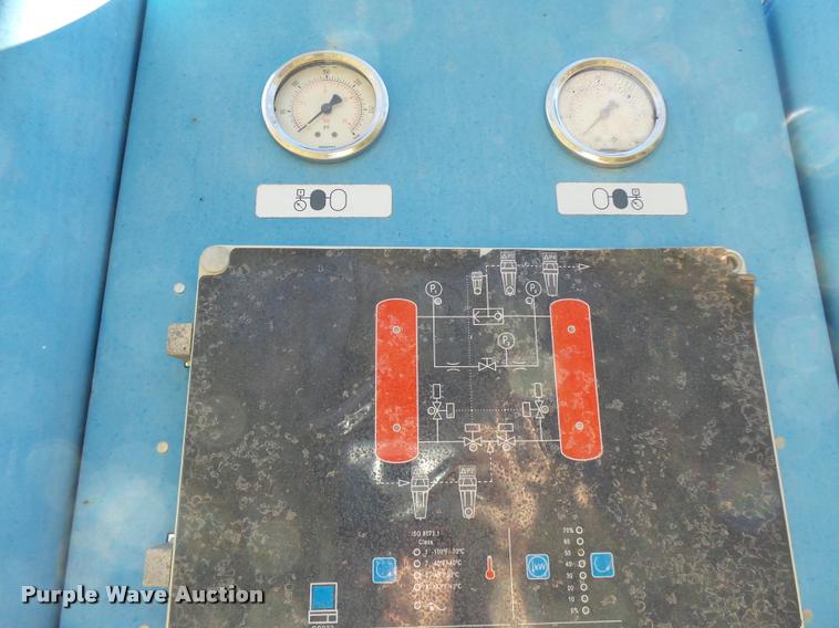 image for item L7166 Hankison Devair compressor/dryer system