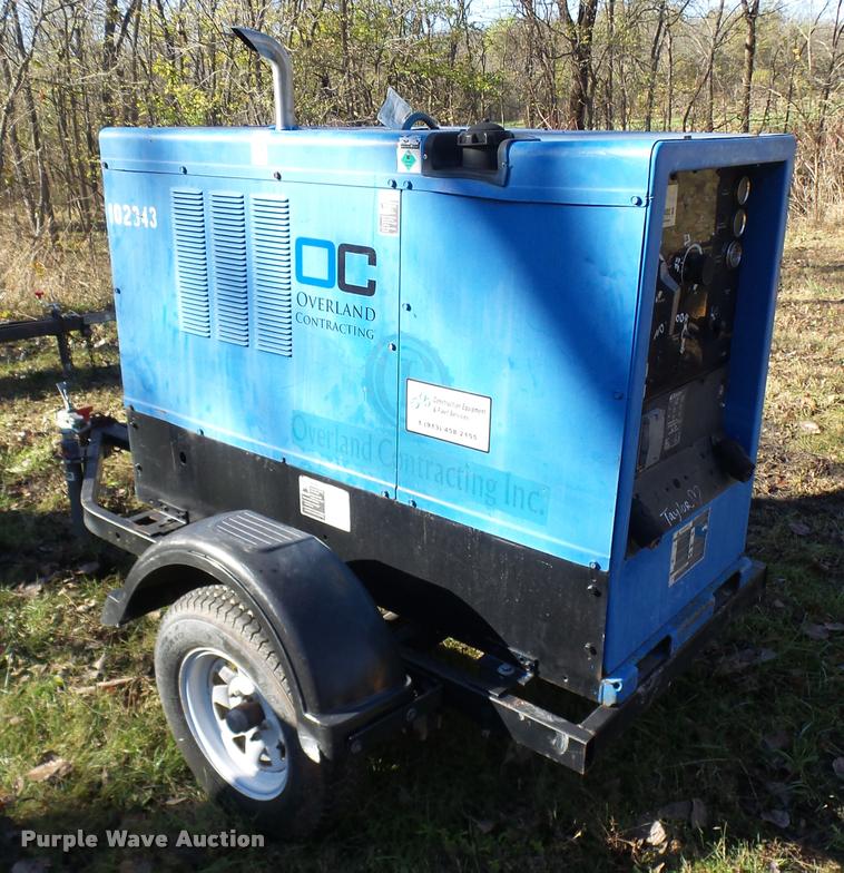 image for item L7181 Miller Big Blue 402D welder/generator