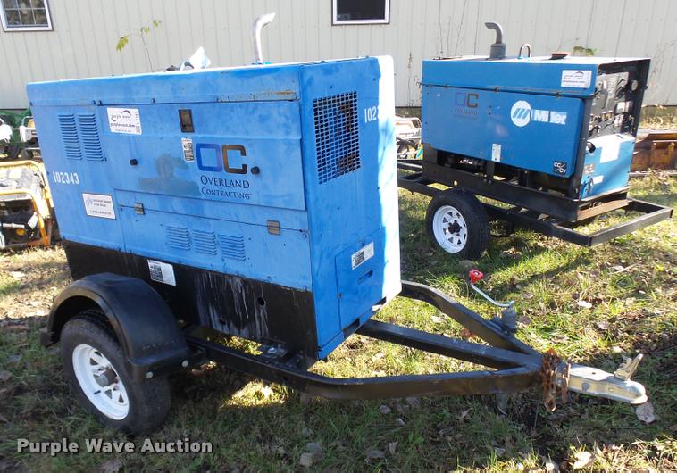 image for item L7181 Miller Big Blue 402D welder/generator