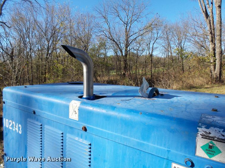 image for item L7181 Miller Big Blue 402D welder/generator